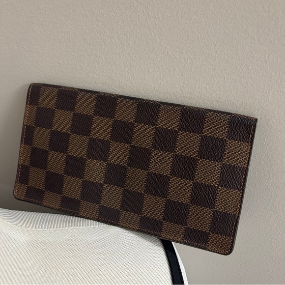 Louis Vuitton Damier Checkbook wallet with card slots made in France - Picture 1 of 13